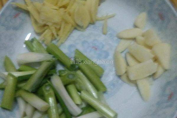 葱烧大虾的做法图解2