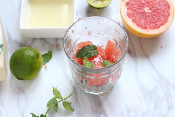 Mojito鸡尾酒的做法图解2