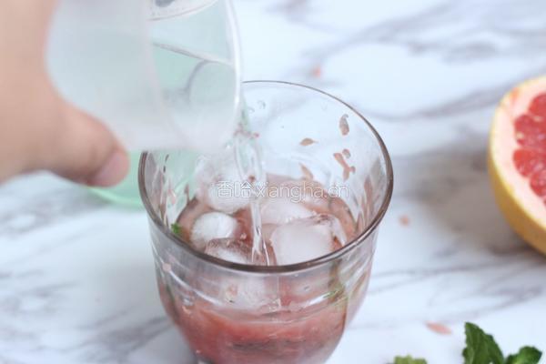 Mojito鸡尾酒的做法图解5