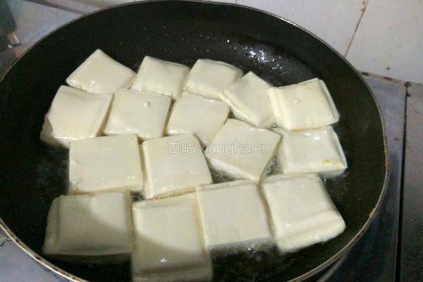 茄汁虾仁豆腐的做法图解2