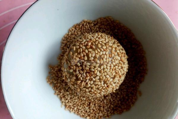 糯米豆沙芝麻球的做法图解12