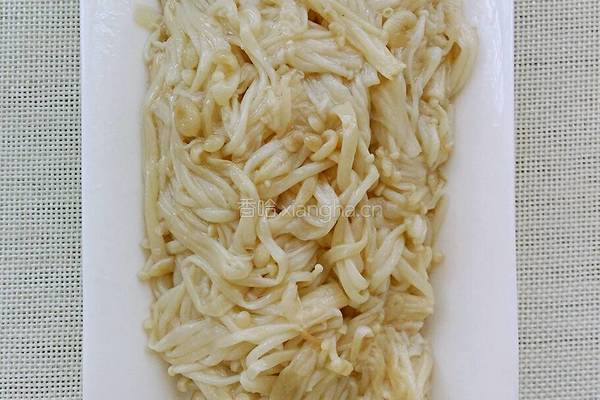 金针菇炒鸡蛋的做法图解5