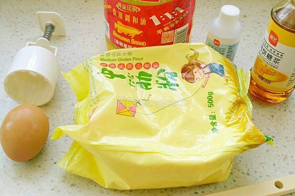 广式月饼的做法图解1