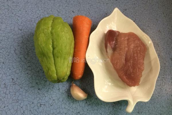 佛水瓜炒肉片的做法图解1