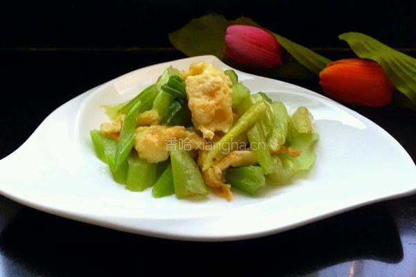 芹菜炒鸡蛋的做法图解8