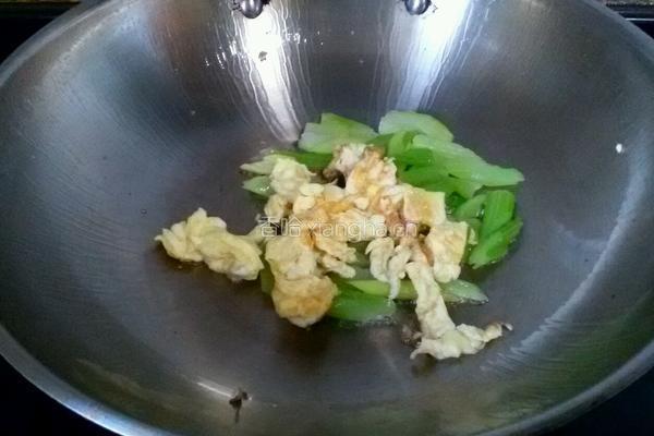 芹菜炒鸡蛋的做法图解6