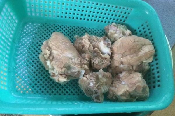五指毛桃猪骨汤的做法图解5