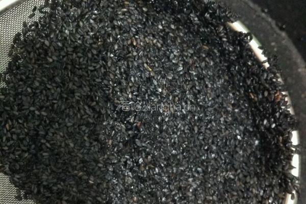 黑芝麻酱的做法图解3