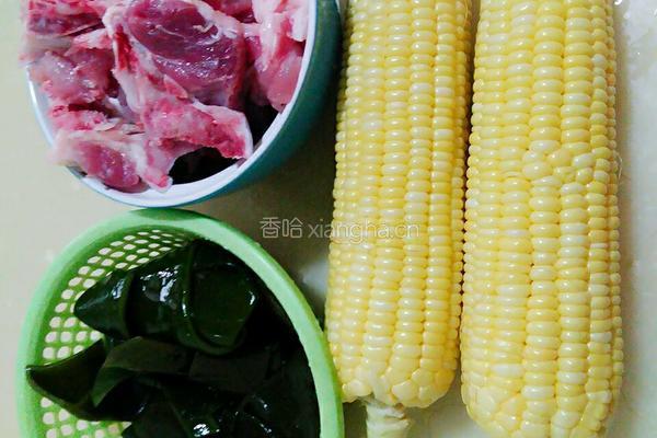 玉米海带汤的做法图解1