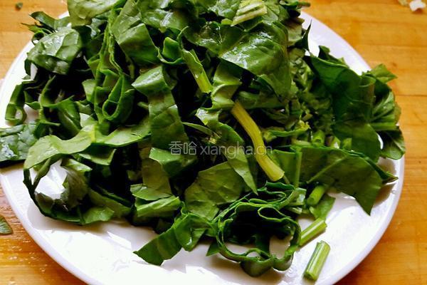 菠菜鸡蛋面的做法图解1