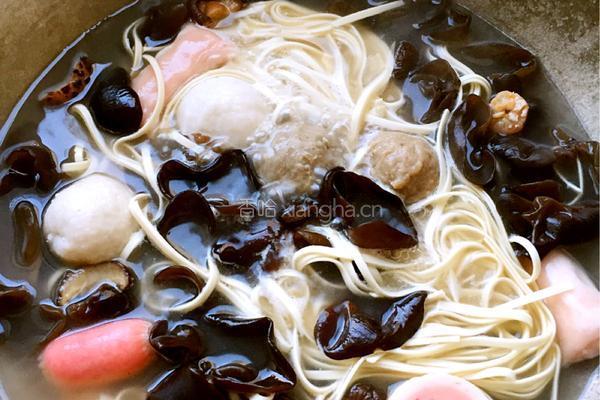 虾仁香菇鸡蛋面的做法图解6