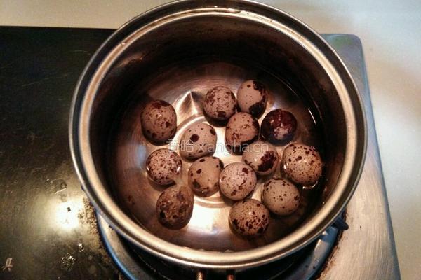 红烧圣女果鹌鹑蛋的做法图解3