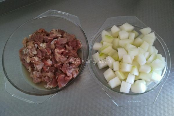 冬瓜炖牛肉的做法图解1