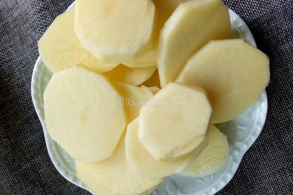 干锅土豆片的做法图解2