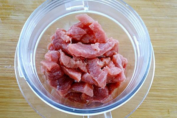 牛肉丸子汤的做法图解1