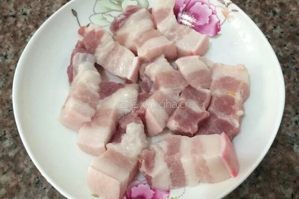 土豆炖肉的做法图解1