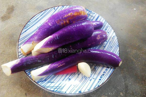 酱焖茄子的做法图解1