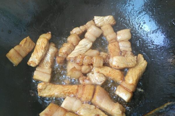 杏鲍菇红烧肉的做法图解3