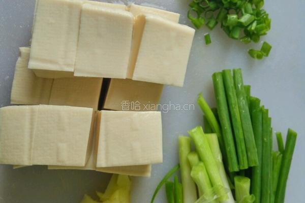 黄骨鱼豆腐汤的做法图解2