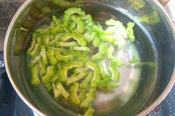 苦瓜蛤蜊清火汤的做法图解2