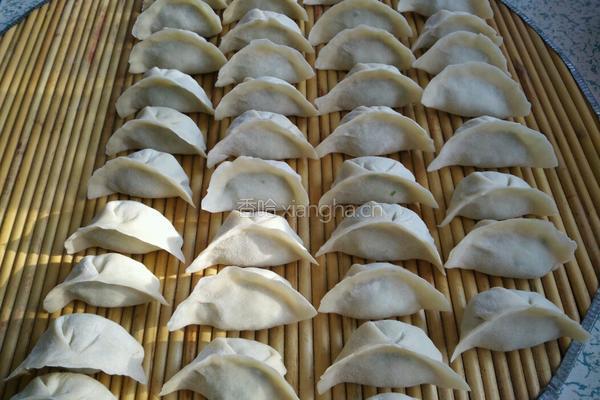 香菇猪肉饺子的做法图解8