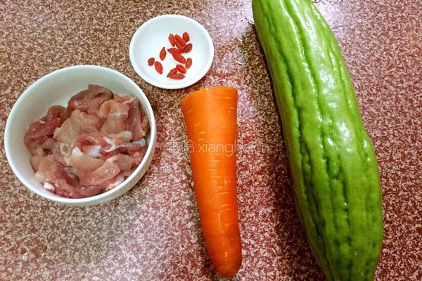 清蒸苦瓜塞肉的做法图解1