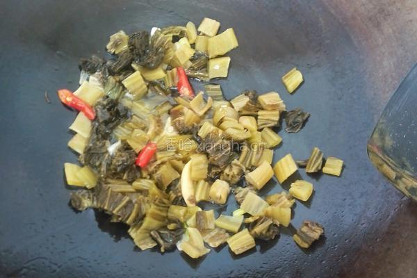 酸菜粉丝汤的做法图解4