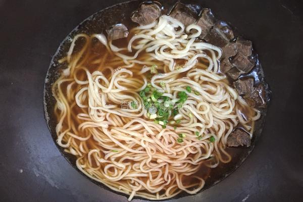 酱牛肉汤面的做法图解12
