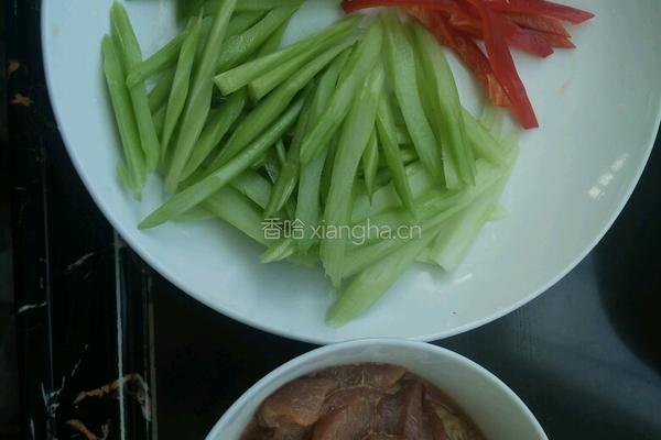 小炒黄牛肉的做法图解1