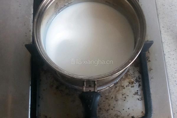 椰丝牛奶小方块的做法图解1