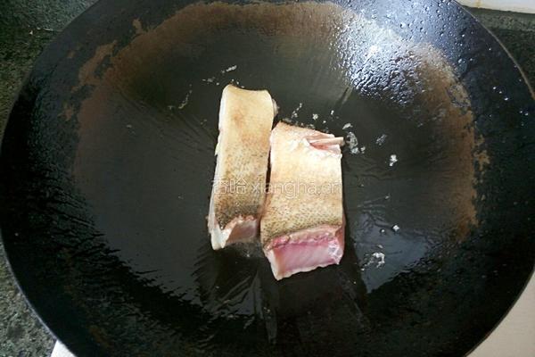 豆腐烧鱼块的做法图解2