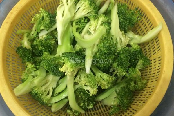 蚝油西兰花的做法图解1