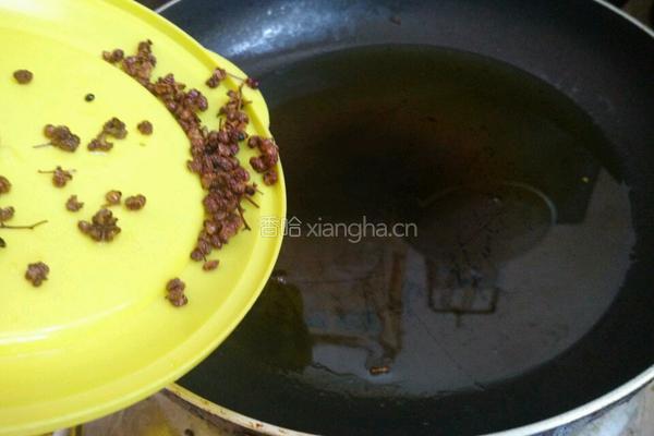 面粉炒辣椒的做法图解4