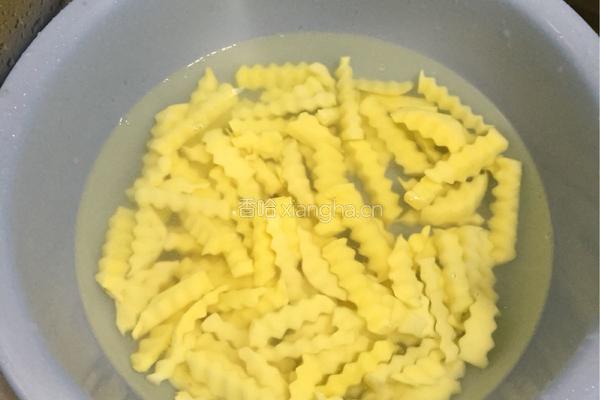 狼牙土豆（麻辣洋芋）的做法图解2