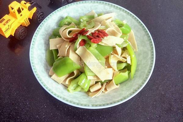 尖椒炒豆皮的做法图解5