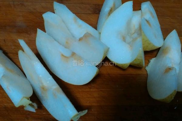 鲜榨西瓜雪梨汁的做法图解2