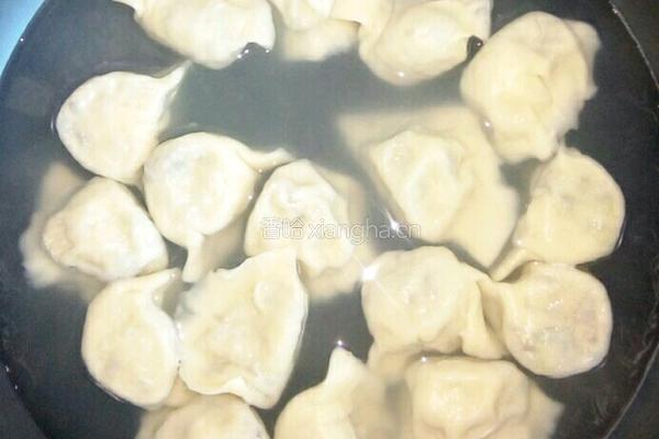 白菜木耳饺子的做法图解12