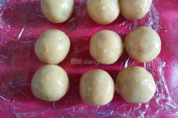 莲蓉蛋黄月饼的做法图解9