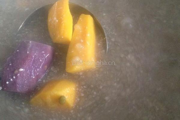 椰奶紫薯绿豆汤的做法图解3