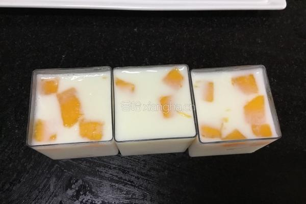 芒果牛奶布丁的做法图解7