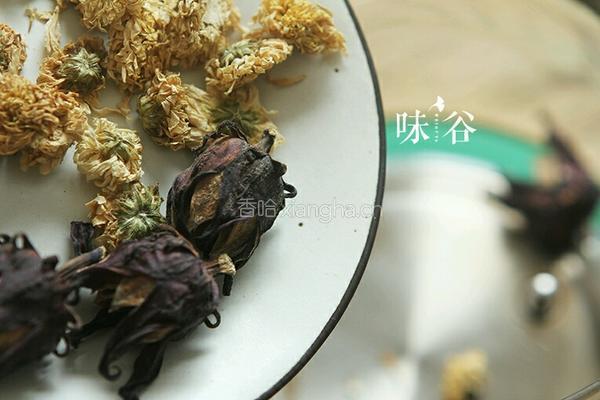 洛神菊花茶的做法图解3