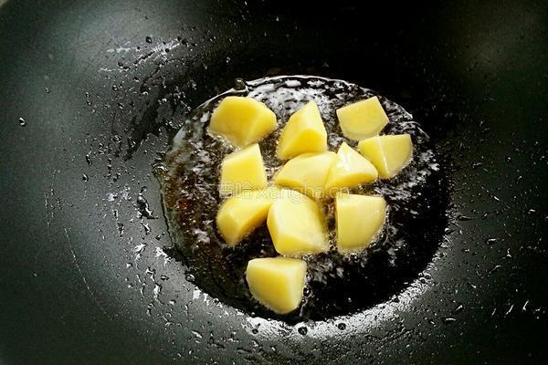 土豆炖排骨的做法图解4