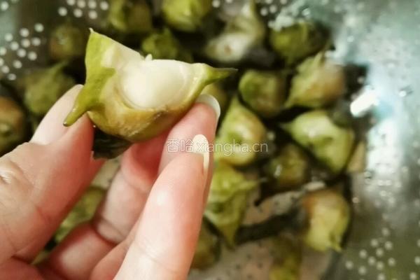 青菱鲫鱼豆腐汤的做法图解6