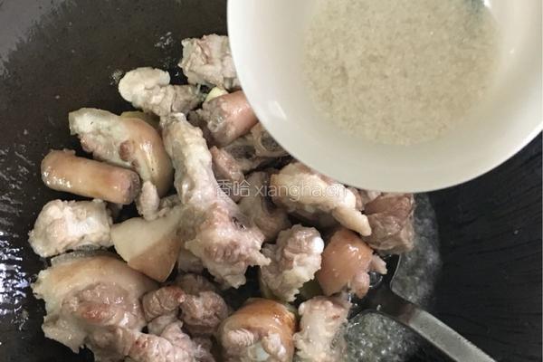 黄豆焖猪尾巴排骨的做法图解6