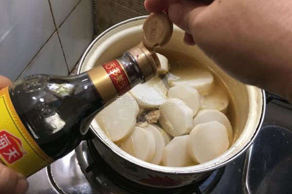 白萝卜炖肉的做法图解5