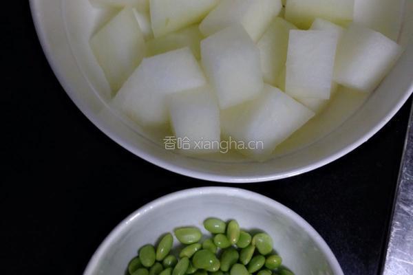 毛豆烧冬瓜的做法图解1