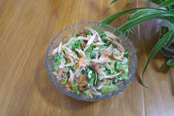 简易鸡腿蔬菜沙拉的做法图解4