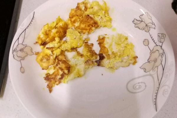 芹菜炒蛋（宝宝篇）的做法图解1