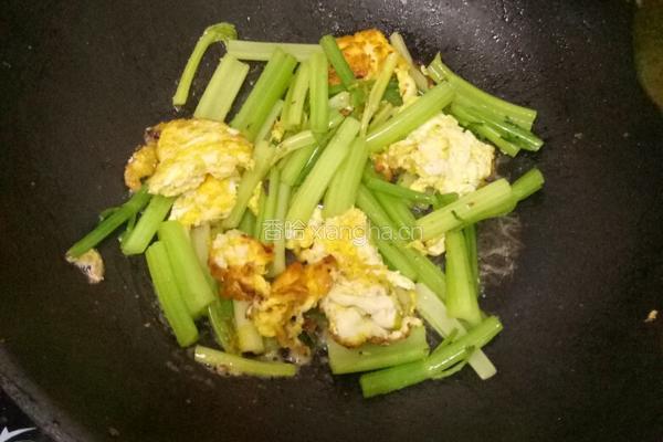芹菜炒蛋（宝宝篇）的做法图解4
