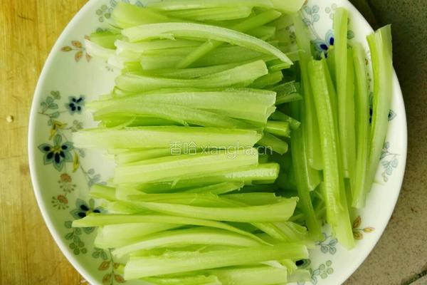 素炒芹菜的做法图解3